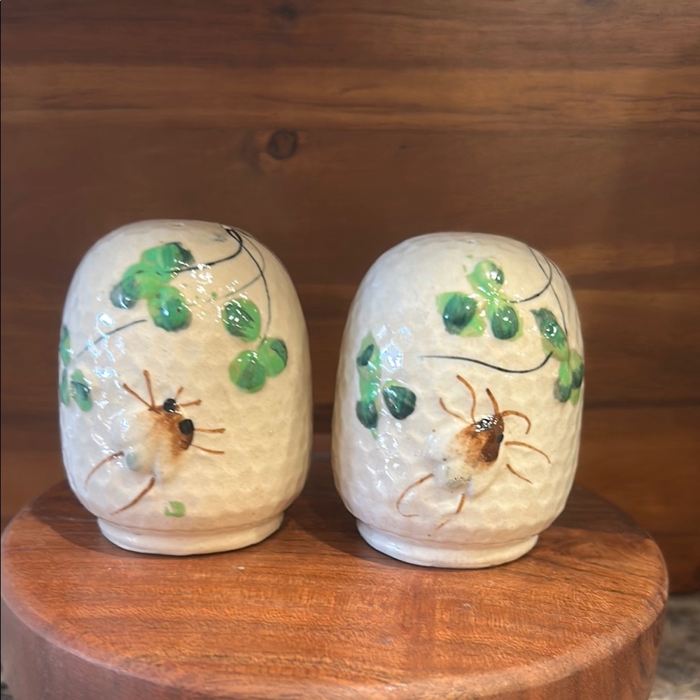 Vintage Bee Salt and Pepper Shakers Made in Occupied Japan